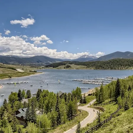 New Listing! Amazing Lake And Mountain Views At This Dillon Condo! Condo